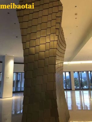 Buen precio Producto de decoración de chapa de acero inoxidable en relieve de color bronce de cuatro pies en línea