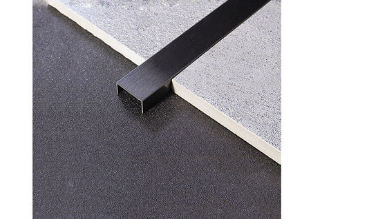 Buen precio Decoración de azulejos de acero inoxidable 12 mm PVD de acero inoxidable U en línea