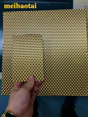 Lámina de acero inoxidable gofrada con recubrimiento de color PVD y superficie de espejo en tamaño de 4x8 pies para paneles de pared