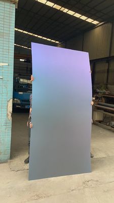 Buen precio 201 304 Gradiente Azul Rojo Hojas de acero inoxidable Puerta Hotel Decoración en línea