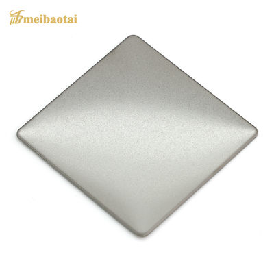 Buen precio Chapa decorativa de acero inoxidable de 0.65 mm de espesor con acabado cepillado estándar DIN para construcción y decoración en línea