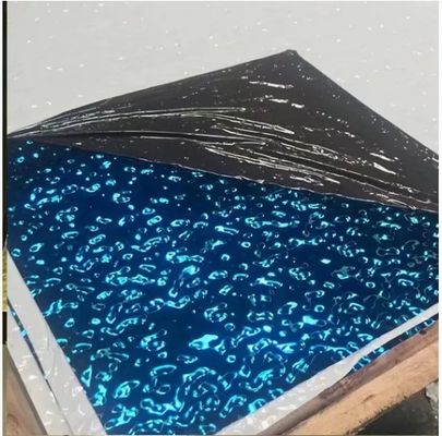 Buen precio 0.65mm espesor PVD color recubierto de agua ondulado hoja de acero inoxidable en 1219x2438mm Tamaño para diseño de interiores y arquitectura en línea