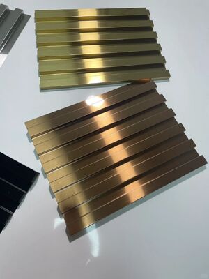 Buen precio PVD cubrió el panel de onda del acero inoxidable 304 10 pies de perfil del ajuste del borde de la teja en línea