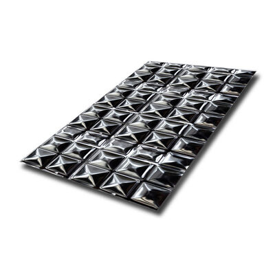 Buen precio Paneles de revestimiento de acero inoxidable con acabado estampado de espejo con patrón cuadrado 3D en color negro PVD 304 en línea