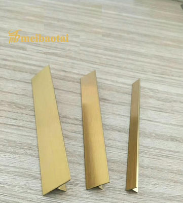 Buen precio Tejas de acero inoxidable recubiertas de oro con forma de T con material POSCO y longitud de 3048 mm en línea