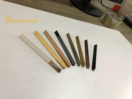 Rodapié de acero inoxidable 304 con acabado espejo dorado en forma de T para perfil metálico de esquina