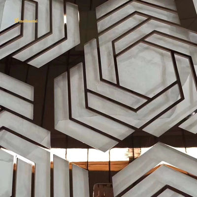 Buen precio 304 Pvd color de espejo acabado de acero inoxidable divisor de la sala de molino de borde para la decoración en línea