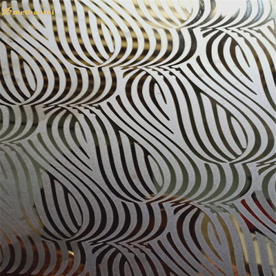 Hoja de acero inoxidable grabado de grado 201 de 4 pies con película de PVC de 70 micras para decoración de ascensores