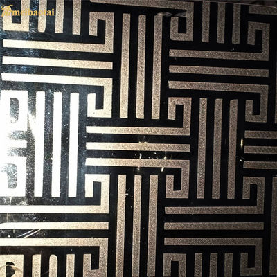 Buen precio Placa decorativa inoxidable grabada al agua fuerte espejo de plata de la cabina del elevador de la hoja de acero 4 pies en línea