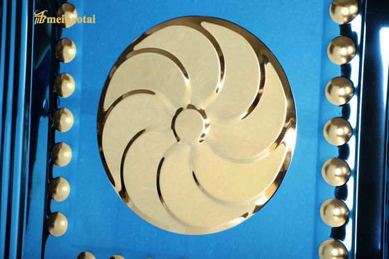 Buen precio Hoja de acero inoxidable estampada con superficie de espejo recubierta de color dorado y grosor de 0,65 mm para uso decorativo en línea