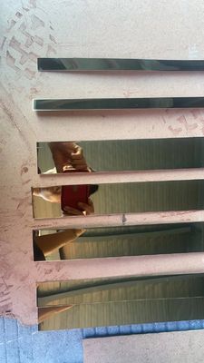 JIS Standard Revestimiento de oro de acero inoxidable con 0,85 mm de espesor para protección de azulejos