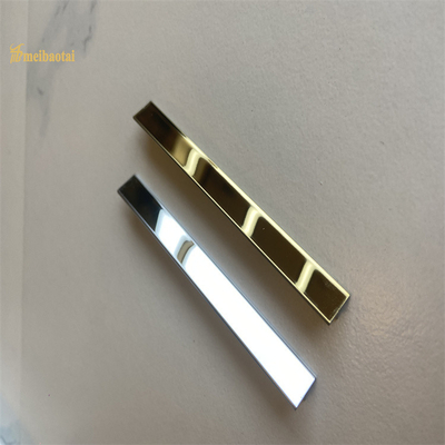 El espejo de acero inoxidable decorativo del ajuste de la teja del hotel de la forma de U acabó